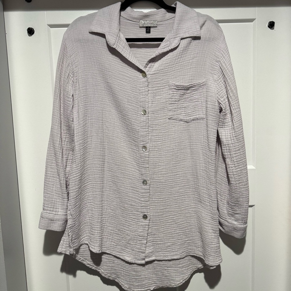 Women's Button Down Shirt in Light Gray/Lavender